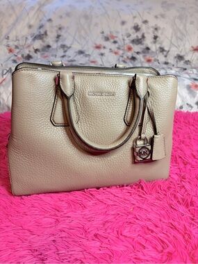 MICHAEL KORS Neutral Beige Pebbled Leather Satchel